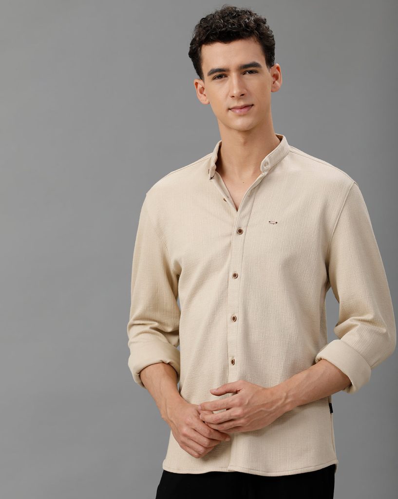 Men Slim Fit Mandarin Collar Solid Knit Shirt In Beige.