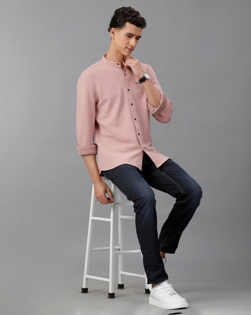 Men Slim Fit Mandarin Collar Solid Knit Shirt In Onion.