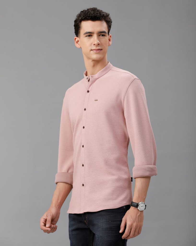 Men Slim Fit Mandarin Collar Solid Knit Shirt In Onion.