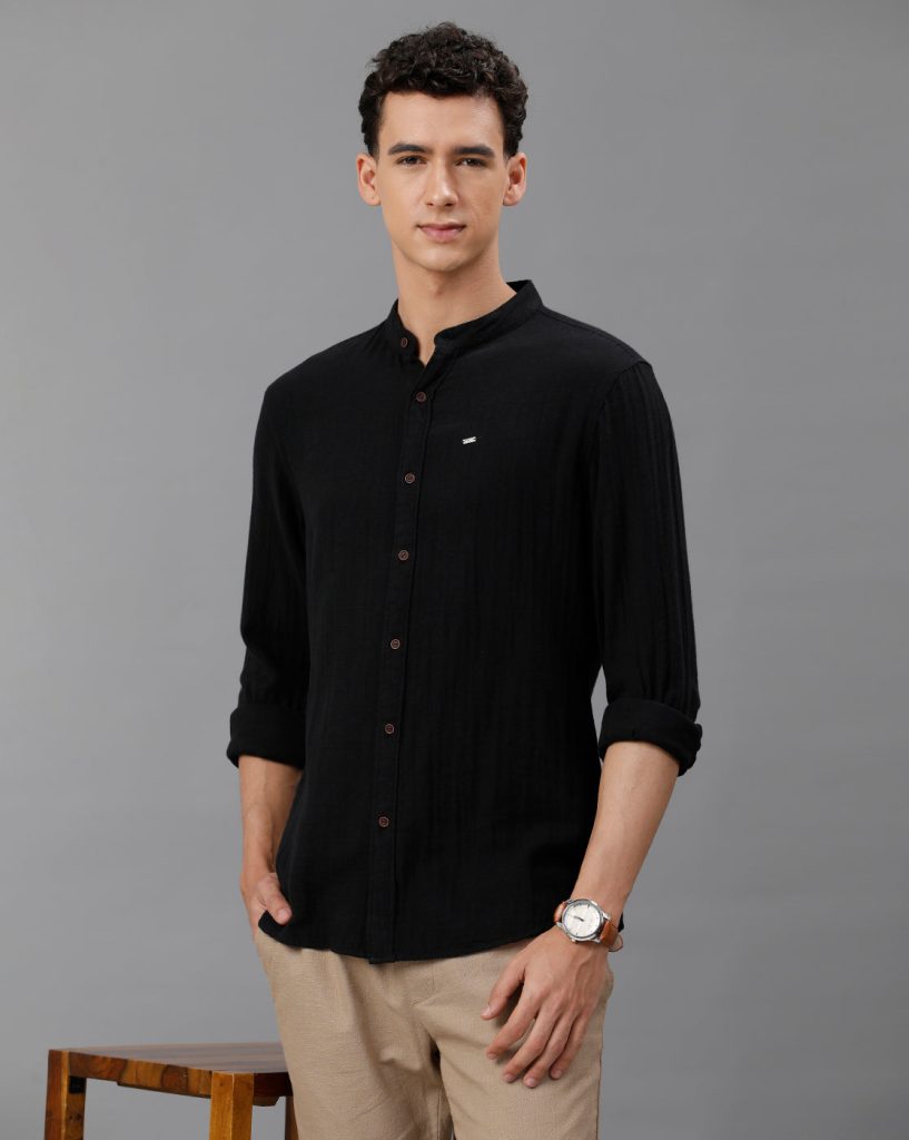 Men Slim Fit Mandarin Collar Solid Knit Shirt In Black.