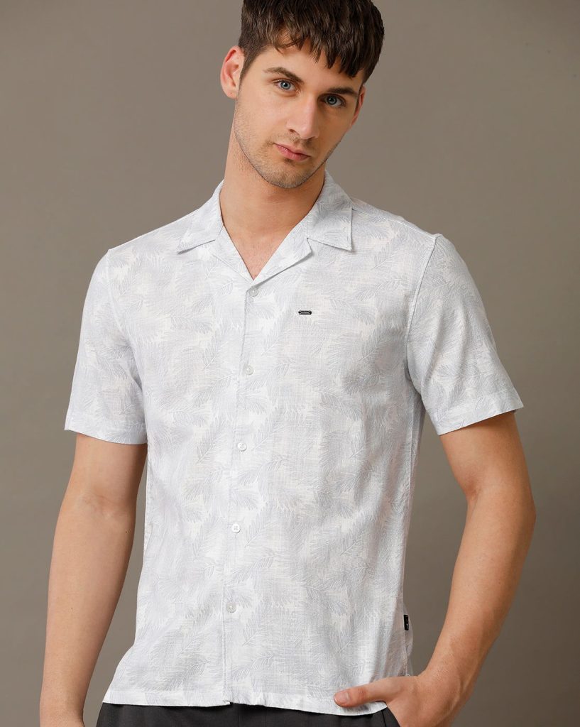 Men Slim Fit Cuban Collar Printed Shirt In Blue.
