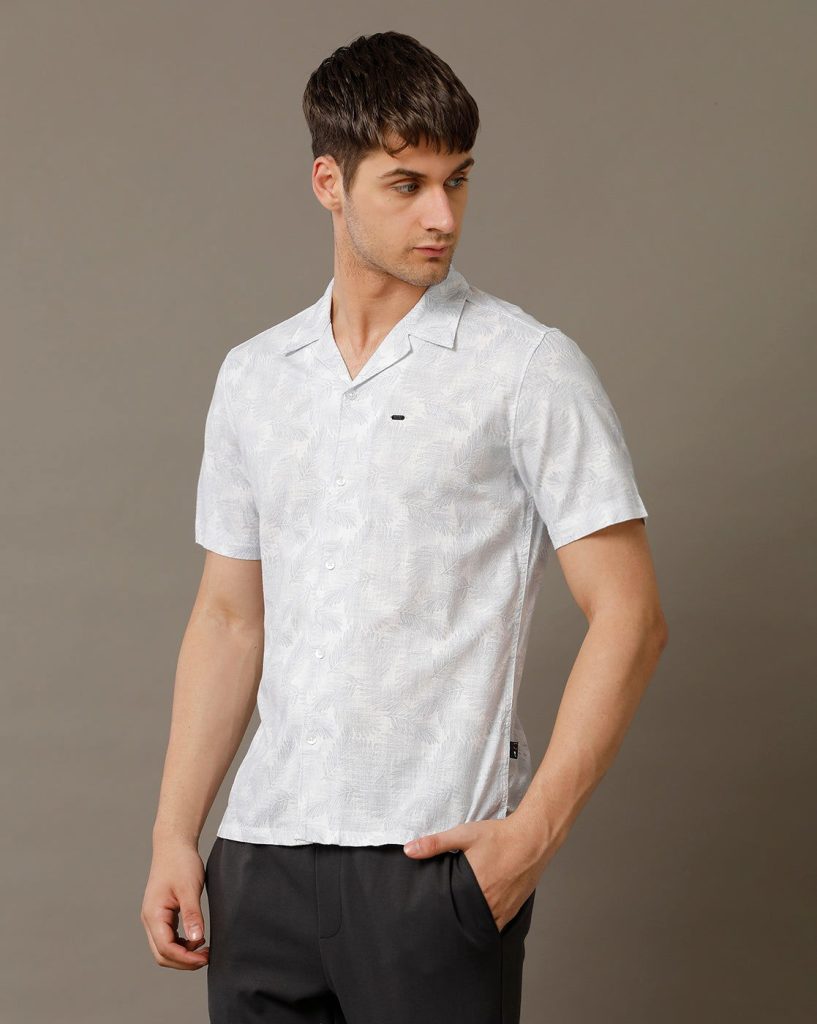 Men Slim Fit Cuban Collar Printed Shirt In Blue.